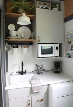 Imagen secundaria 2 - Ideas bonitas y trucos fáciles de copiar para que tu cocina pequeña parezca el doble de grande