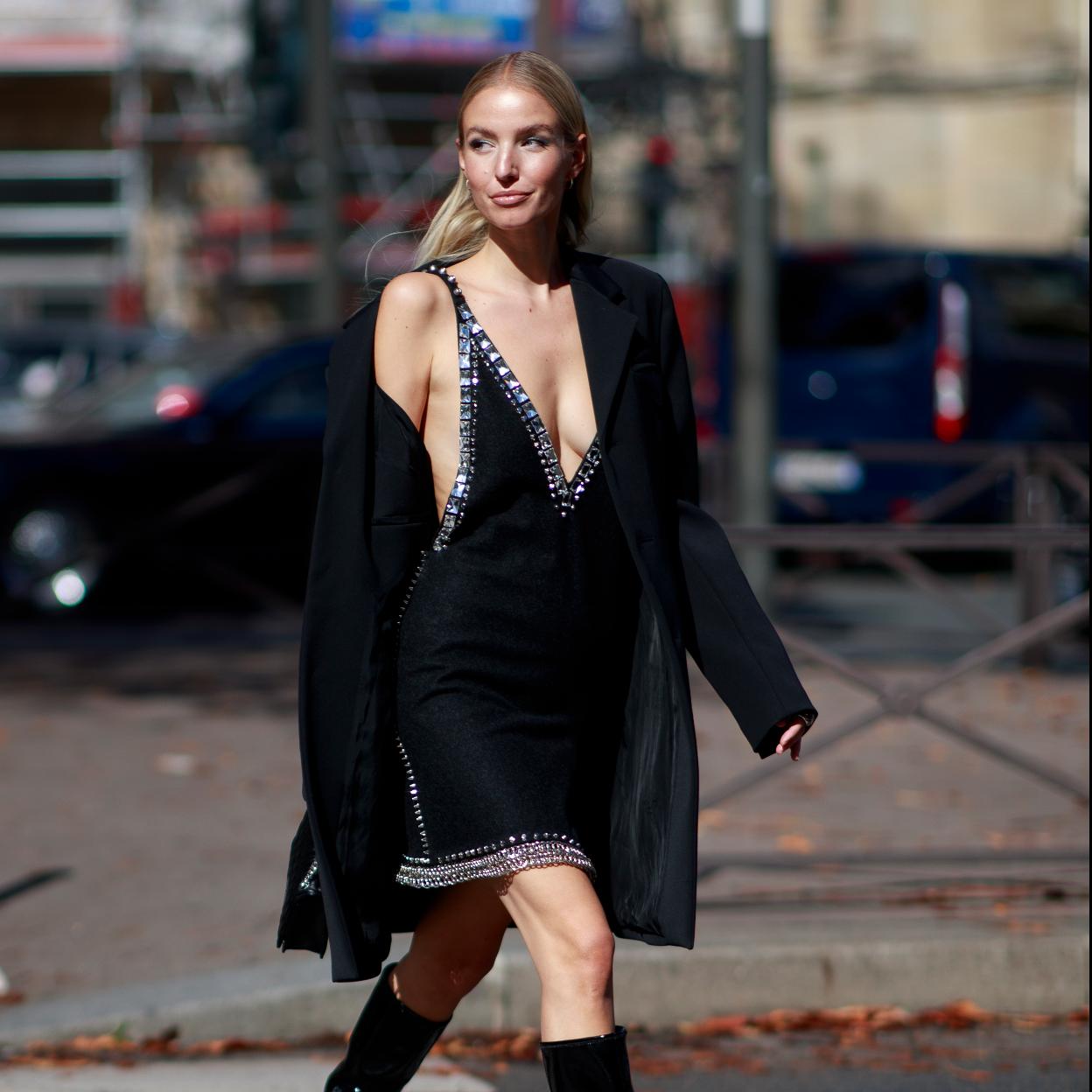 Dos vestidos negros que acaban de llegar a Sfera y te van a solucionar más de un look con estilos muy diferentes
