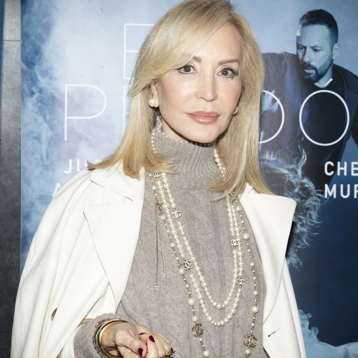 Pincha en la imagen para ver los exclusivos abrigos de Zara Atelier que ha llevado Marta Ortega y que ya triunfan entre las influencers.