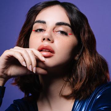 Imagen secundaria 1 - Eyeliner adhesivo, el truco más fácil (y muy barato) para levantar el párpado caído en pocos segundos y que triunfa entre las famosas