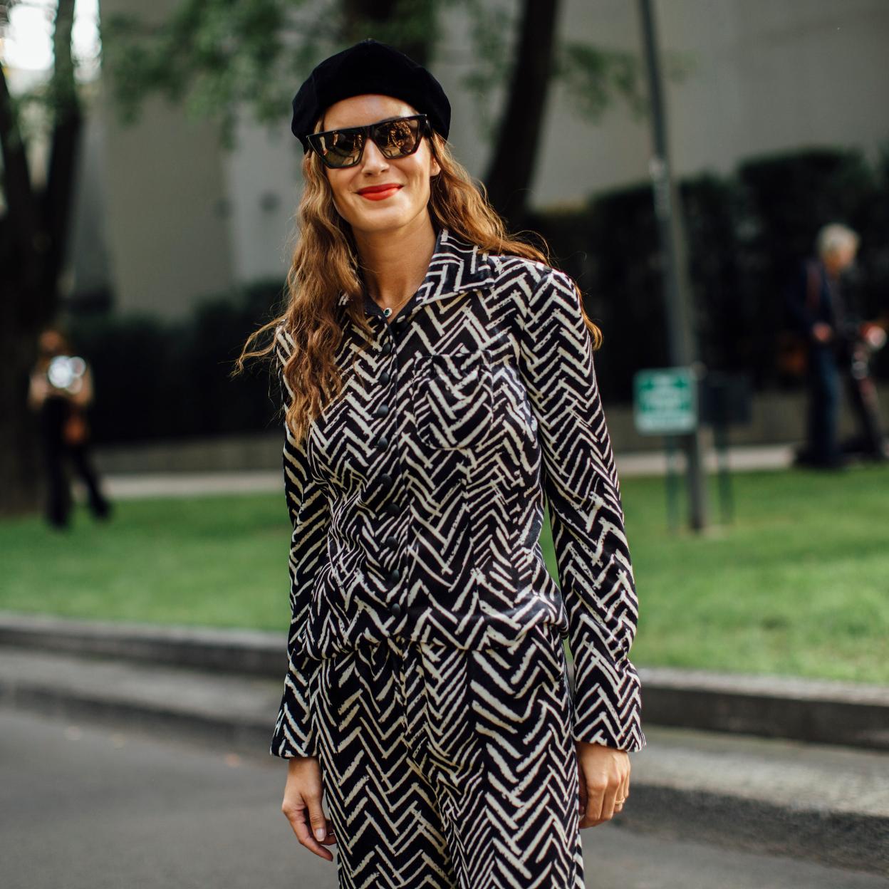 Los vestidos estampados de H&M son perfectos para llenar de alegría tus looks… Y combinarlos con tus pantalones o leggings negros