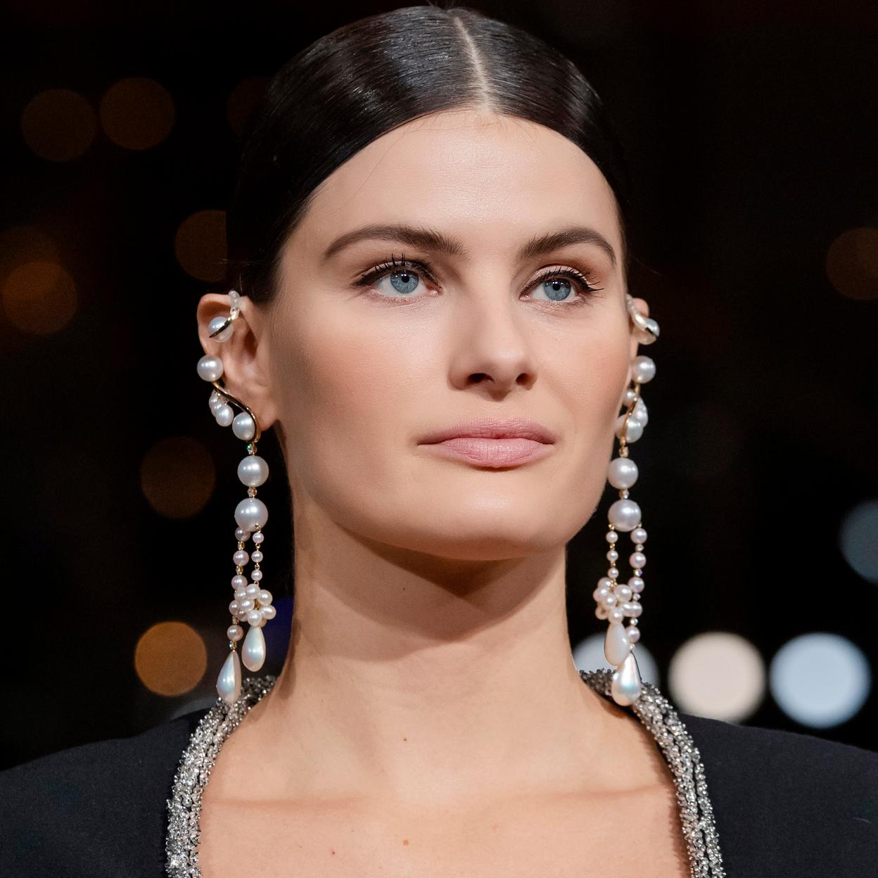 Pincha en la imagen para ver los consejos de los dermatólogos y otros propósitos de belleza fáciles (y realistas) que van a transformar tu piel en 2022.