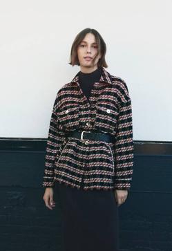 Imagen secundaria 2 - Las sobrecamisas de cuadros que debes comprar en rebajas y cómo se llevan para actualizar tus looks de diario en invierno (y primavera)