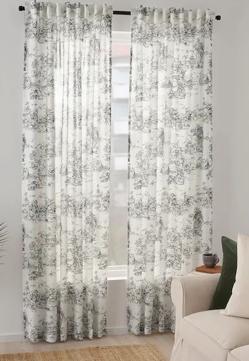 Imagen secundaria 2 - El sofá cama estilo diván está rebajado a 99 euros en el outlet de IKEA. El mueble estantería, perfecto para usarse como vitrina en el salón o el comedor, cuesta 149 euros y las cortinas estampadas, 35 euros.