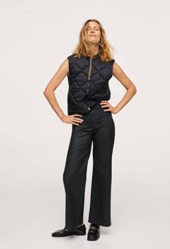 Imagen secundaria 2 - El tejido elástico permite lucir tipazo