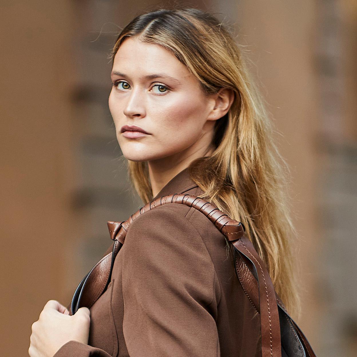 Pincha en la imagen para ver cremas de noche regeneradoras, la cura antiedad perfecta para rejuvenecer y regenerar la piel mientras duermes.