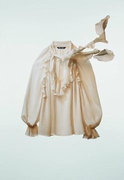 Imagen secundaria 2 - ¡Flechazo! Las novedades de Zara se llenan de volantes en vestidos y blusas de estilo bohemio y romántico, de los que te vas a enamorar