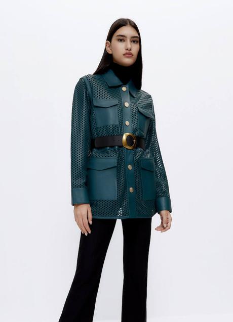 Imagen - La sobrecamisa está elaborda con piel de gran cailidad