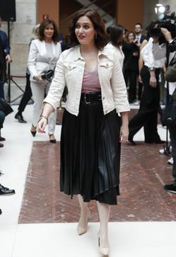 Imagen secundaria 2 - Ayuso en diferentes actos en 2020.