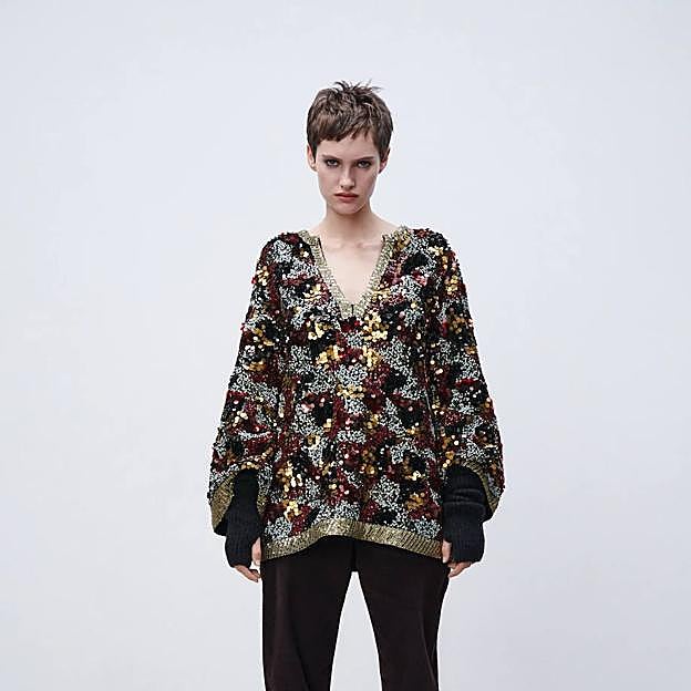 Imagen principal - Estos son los espectaculares y elegantes jerséis de Zara con los que tu look de día o noche será de 10: solo necesitas combinarlos con un pantalón negro