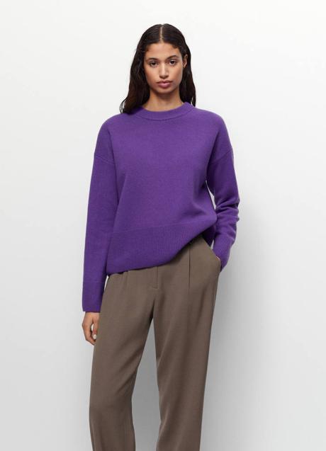 Imagen - El modelo tipo capa tiene el cuello rendone