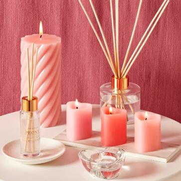 Imagen secundaria 1 - Velas aromáticas y sticks de esencia de Primark Home, entre 0.80 y 3.50 euros.