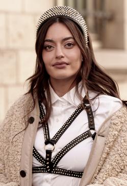 Imagen secundaria 2 - Warm Honey, el color de pelo tendencia que triunfa entre las morenas y que favorece a todo tipo de piel