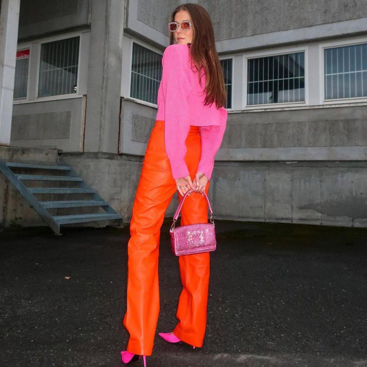 Pincha en la imagen para ver ¡Super color! Bienvenida sea la alegría en el guardarropa: dime qué tono quieres llevar y te diremos cómo combinarlo