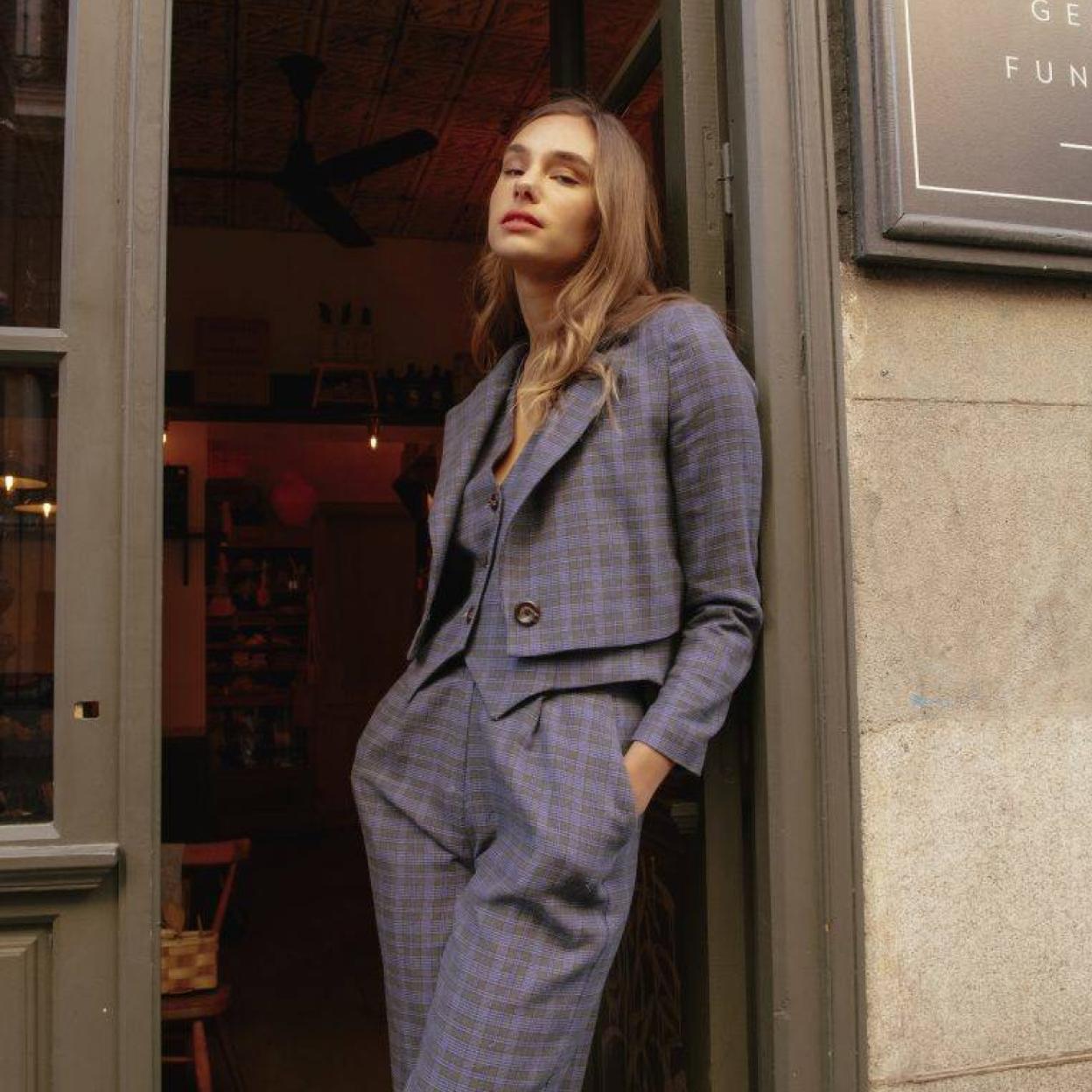 Pincha en las foto para ver los abrigos, chaquetas y blazers que demuestran que el estampado de cuadros más elegante y favorecedor es el Príncipe de Gales