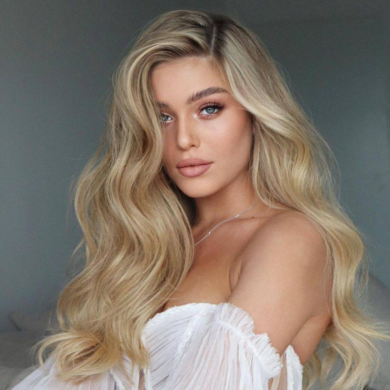 Pincha en la imagen para ver Los mejores sérums para el pelo dañado con ácido hialurónico y otros ingredientes que suavizan y eliminan el encrespamiento