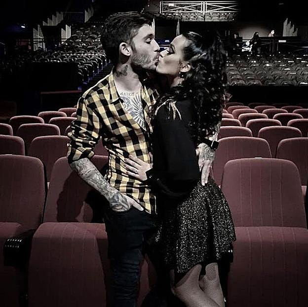 Imagen con la que Víctor Elías y Chanel expusieron su relación en enero de 2021