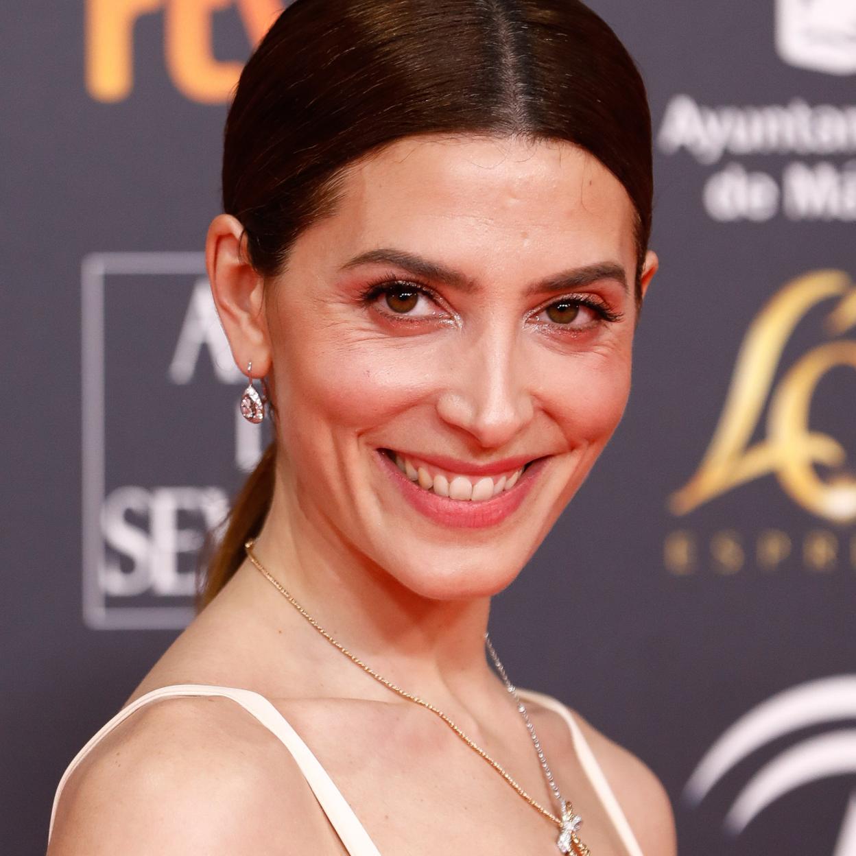 Pincha en la imagen para descubrir las mejores cremas antiedad de alto rendimiento que puedes comprar ya mismo rebajadas en la farmacia online.