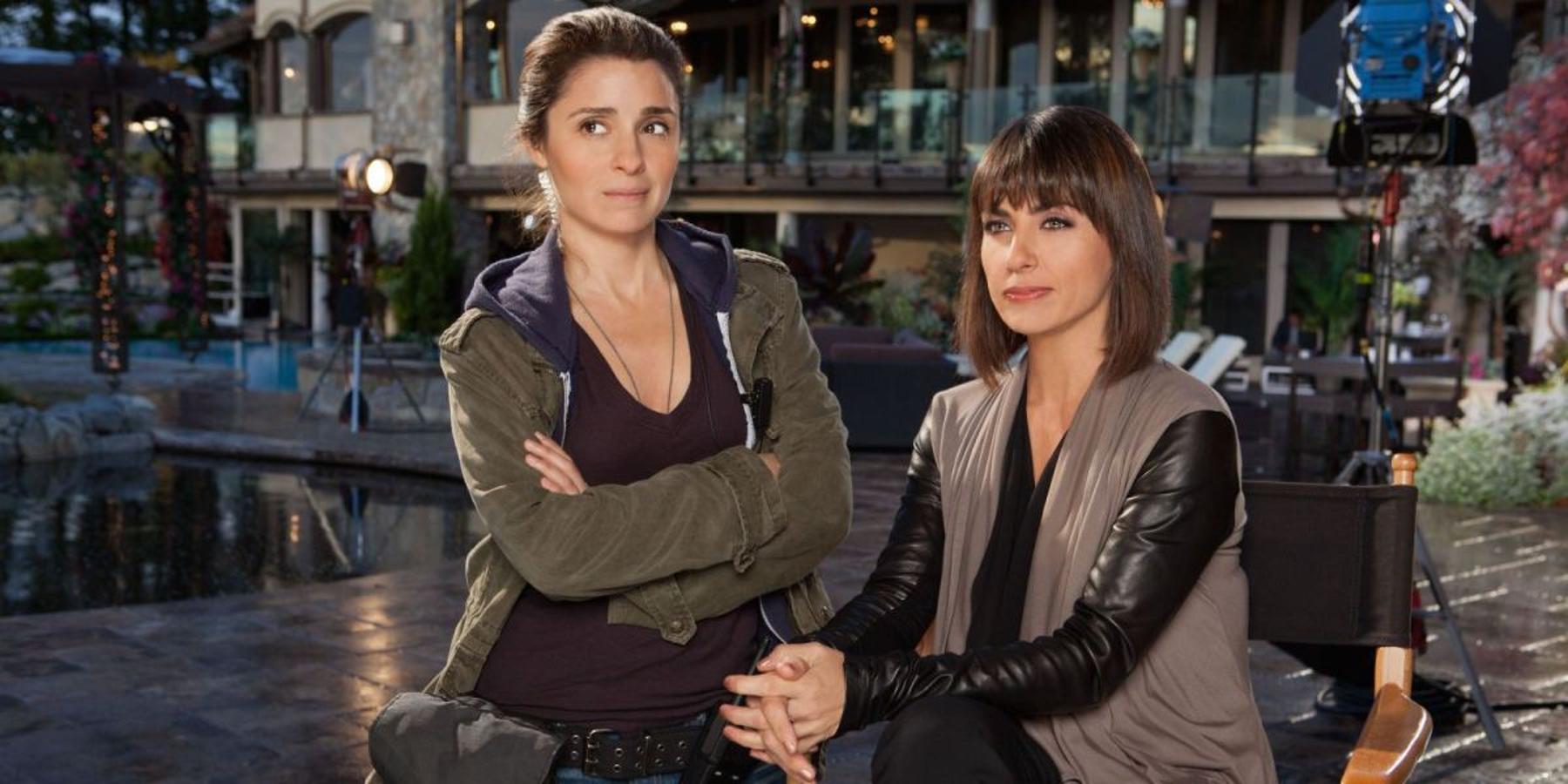 Si te apasionan los realitys esta es tu serie, porque por fin alguien se ha atrevido a hacer una ficción en la que se desvela todo lo que ocurre detrás de las cámaras. La protagonista principal es Rachel Goldberg, una productora excepcional que sufre como nadie por la falta de escrúpulos que hace falta para desarrollar su trabajo. Reveladora y original, de momento solo están disponibles los 10 episodios de la primera temporada hasta el 30 de marzo. 