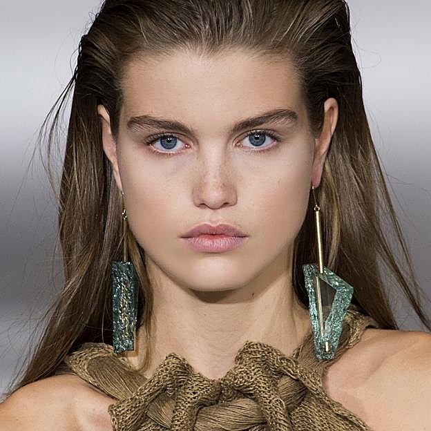 Este colágeno líquido para beber está arrasando en farmacias por su eficacia para reafirmar y frenar el envejecimiento cutáneo