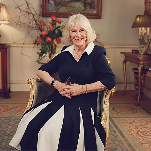 El (posible) pacto secreto entre Isabel II y el príncipe Carlos que va a convertir a Camilla de Cornualles en reina consorte, a pesar de Diana de Gales y los escándalos de la familia