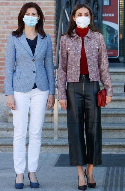 Imagen - La Reina Letizia pone de moda los zapatos de plataforma que van a llevar las influencers esta primavera. Foto: GTRES