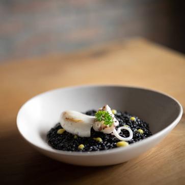 Imagen secundaria 1 - Ambiente íntimo y una decoración que evoca el ecléctico pasado de Venecia..