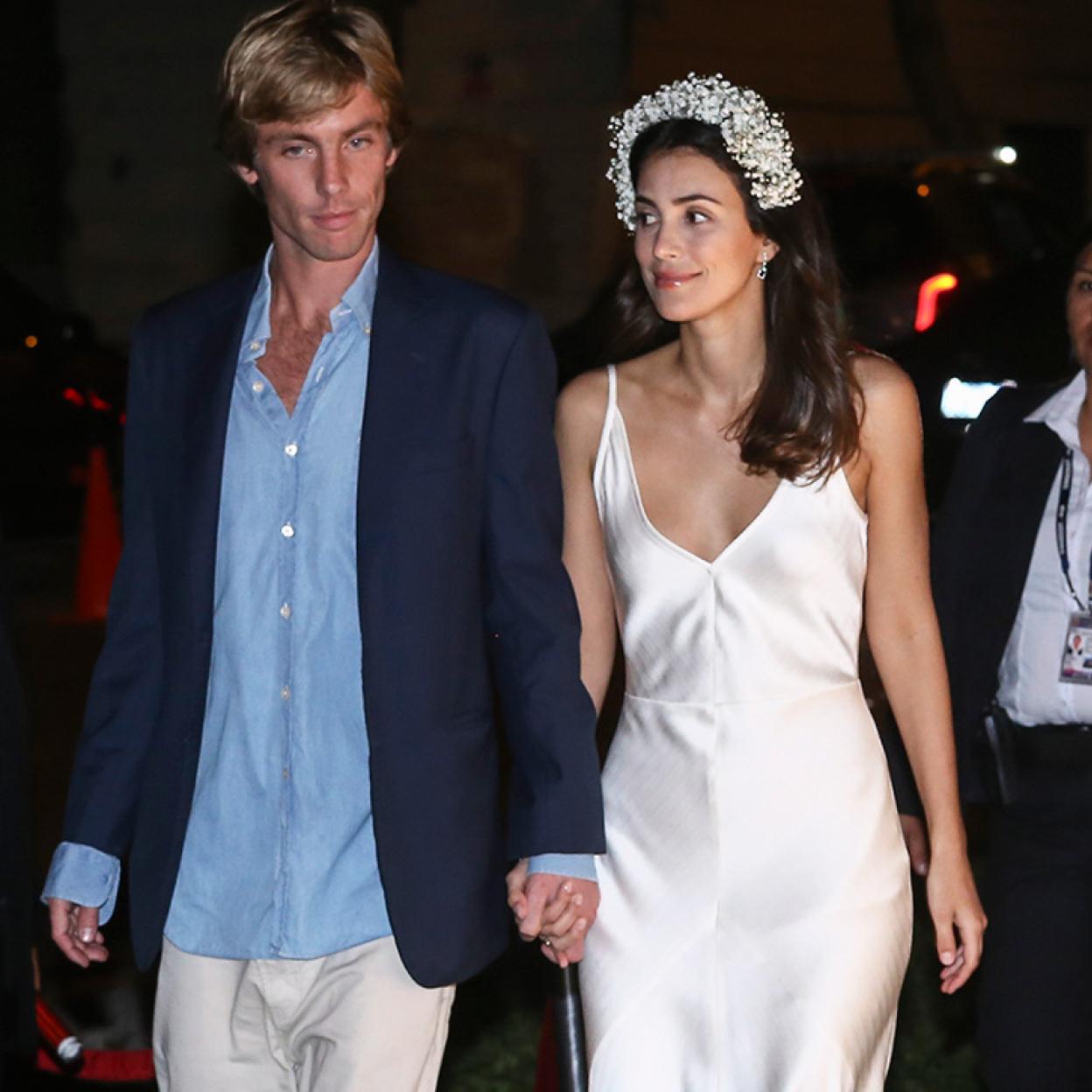 Pincha en la imagen para ver las famosas que se han casado con un vestido de novia lencero.