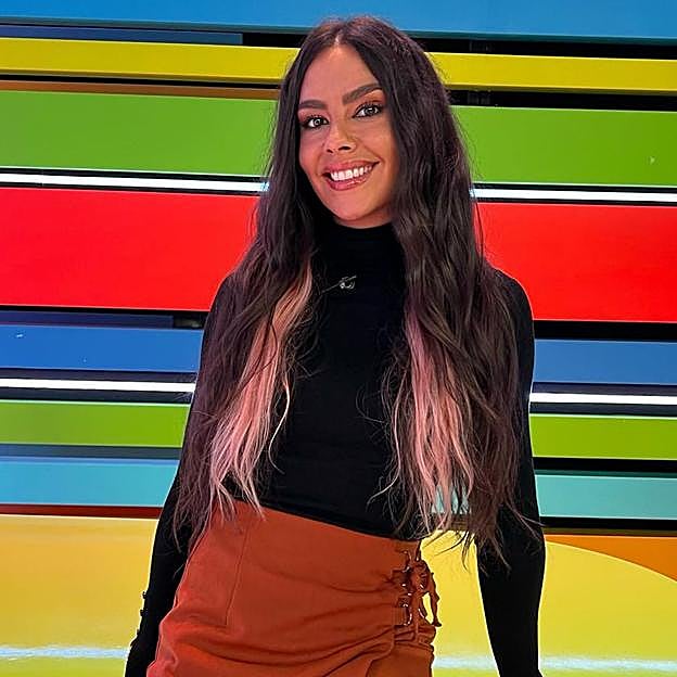 Imagen principal - El cambio de look favorito de las famosas y súper tendencia tiene un color de pelo atrevido, pero muy rejuvenecedor que tienes que fichar