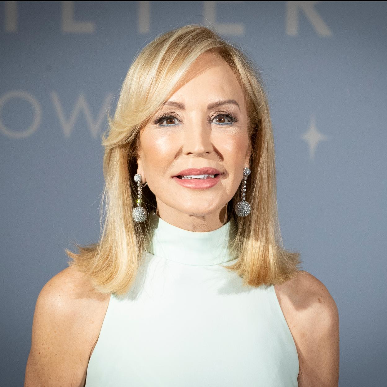 Pincha en la imagen para ver los mejores cambios de looks de las famosas que son pura tendencia y que nos inspiran para elegir corte y color en 2022.