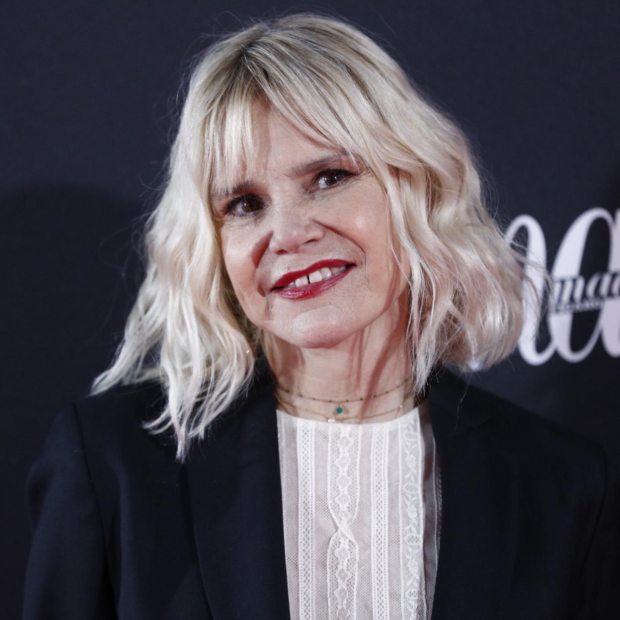 Pincha en la imagen para ver las blusas y camisas de Pull&Bear y Stradivarius que cuestan menos de 20 euros y te puedes poner con todo.