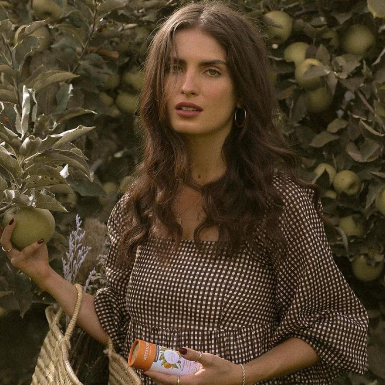 Pincha en la imagen para descubrir los mejores perfumes frescos que huelen muy bien a limpio y que querrás empezar a utilizar con la llegada del buen tiempo.