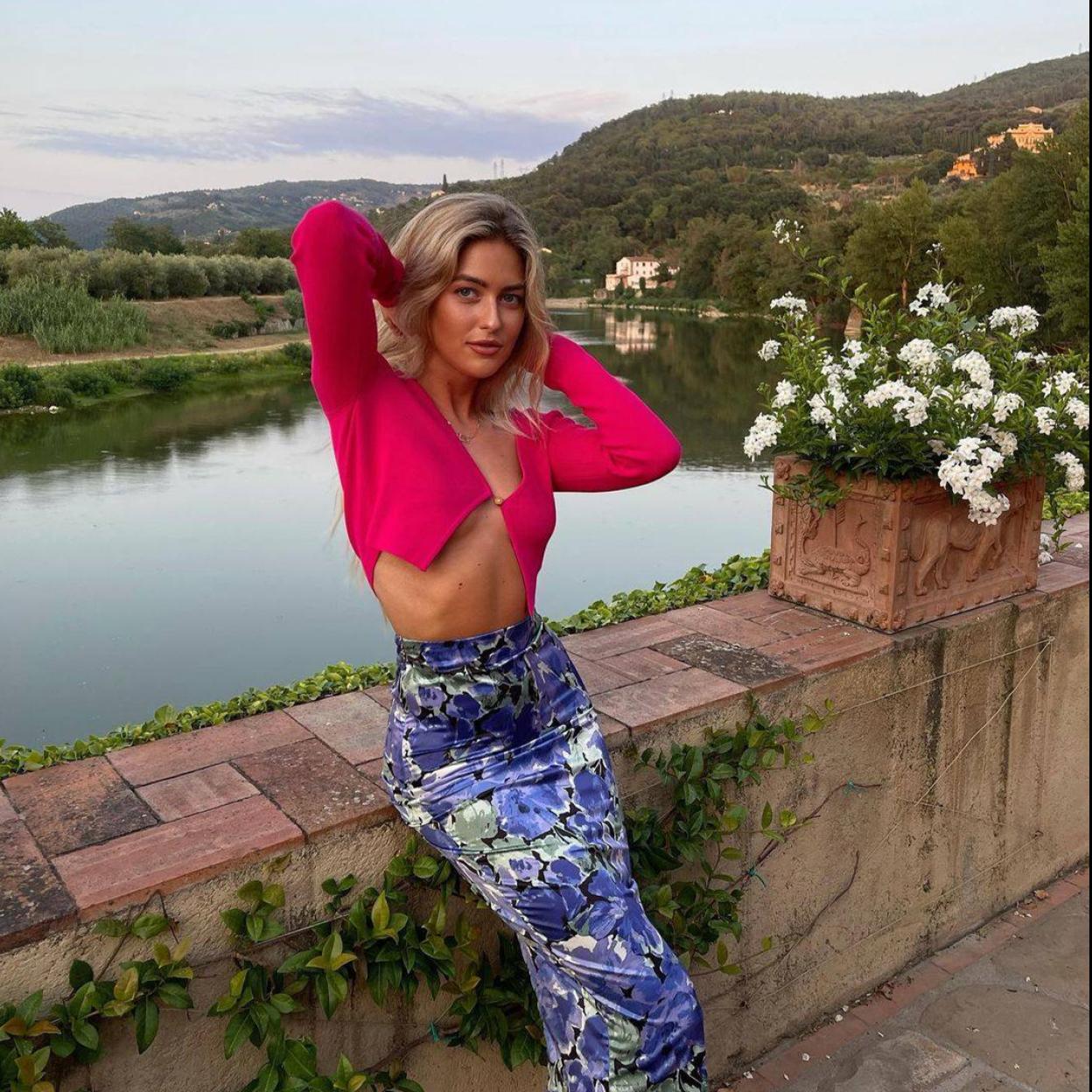 Pincha en la imagen para ver Punto en tonos pastel: los cárdigans y jerséis que han llegado a Mango para que empecemos a soñar con la primavera