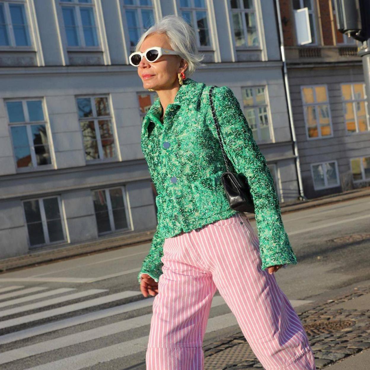 Pincha en la imagen para ver Las blazers y chaquetas cropped que puedes comprar rebajadas y van a ser protagonistas de tus looks de primavera