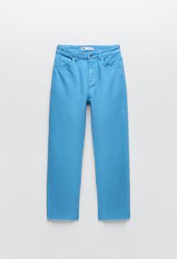 Imagen secundaria 2 - 1. Sandalias de tiras con plataforma en color azul de Zara (49,99 euros). 2. Cazadora fluida de corte oversize de Zara (35,99 euros). 3. Sandalias de tiras con plataforma y tacón ancho de Zara (49,99 euros). 