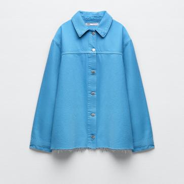 Imagen secundaria 1 - 1. Sandalias de tiras con plataforma en color azul de Zara (49,99 euros). 2. Cazadora fluida de corte oversize de Zara (35,99 euros). 3. Sandalias de tiras con plataforma y tacón ancho de Zara (49,99 euros). 