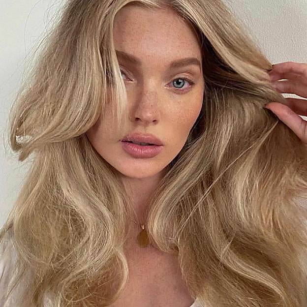 Corte de pelo mariposa o butterfly cut, el cambio de look tendencia con capas y flequillo largo que da volumen y queda de lujo