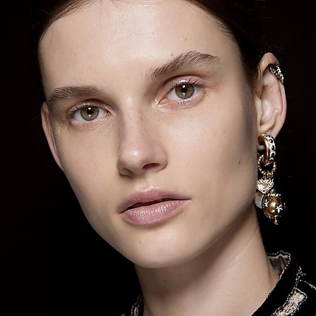 Esta crema de noche de Mercadona con niacinamida y arbutina es como un borrador mágico para las manchas de la cara