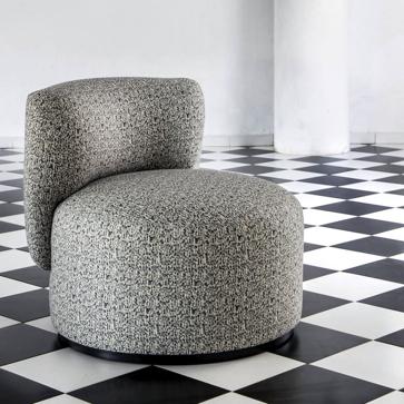 Imagen secundaria 1 - Descalzadora de la colección Retrato para Ormo´s, en cuyo diseño Navazo asegura haber llevado a cabo «una redefinición del clasicismo». Abajo una de las piezas diseñadas por Navazo para Ormo´s, de la colección Retrato.