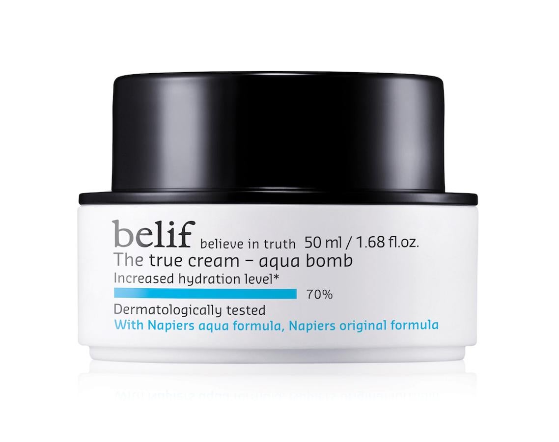 The True Cream Aqua Bomb proporciona una hidratación intensa a la piel mientras que ayuda a minimizar los poros. Está formulada para pieles normales o mixtas con tendencia grasa y mejora la elasticidad de la piel mientras que aporta frescura y suavidad. (36,99 euros).