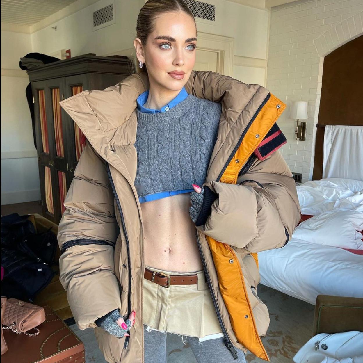 Pincha en la imagen para ver las faldas midi que puedes comprar por menos de 20 euros y te puedes poner hasta que llegue el verano.