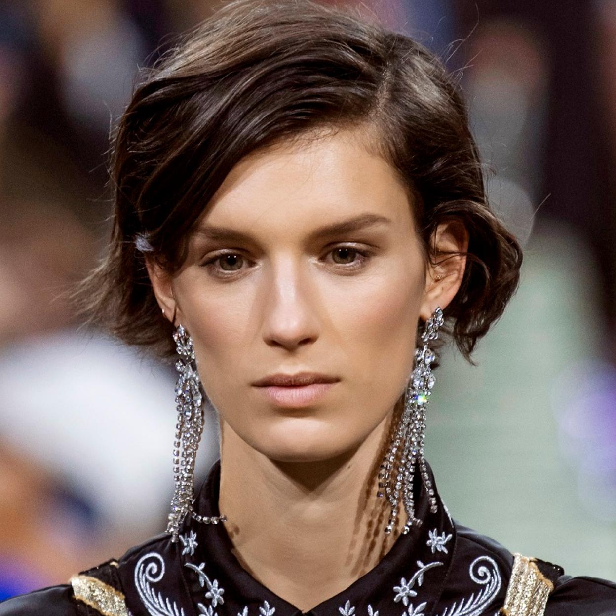 ¿Quieres cambiar de look? Pincha en la imagen y echa un vistazo a estos cortes de pelo con flequillo que disimulan la frente ancha y hacen ojazos. 