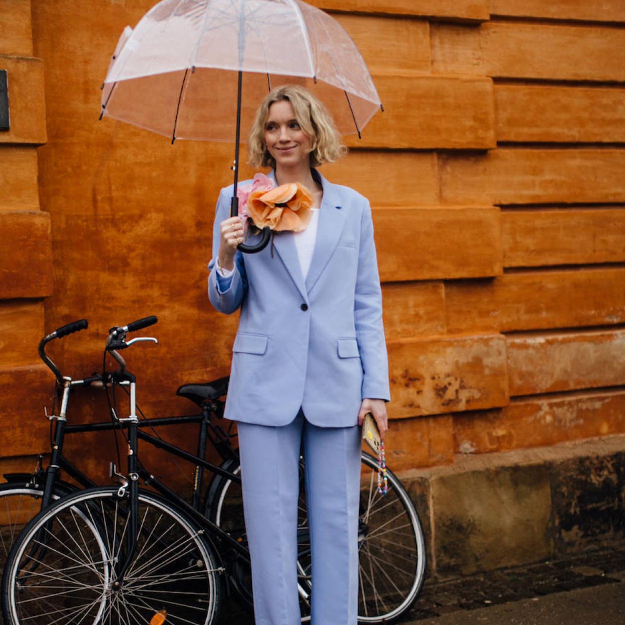 Pincha en la foto para ver las blazers que elevan cualquier estilismo con pantalones y faldas