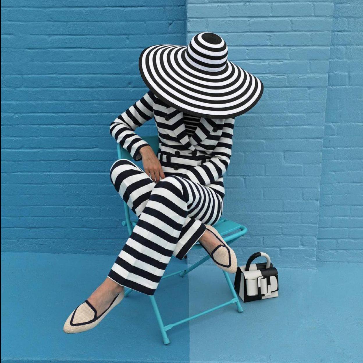 Pincha en la imagen para ver Necesitas un vestido de punto porque es la forma más fácil de conseguir un look de entretiempo que sea cómodo y favorecedor