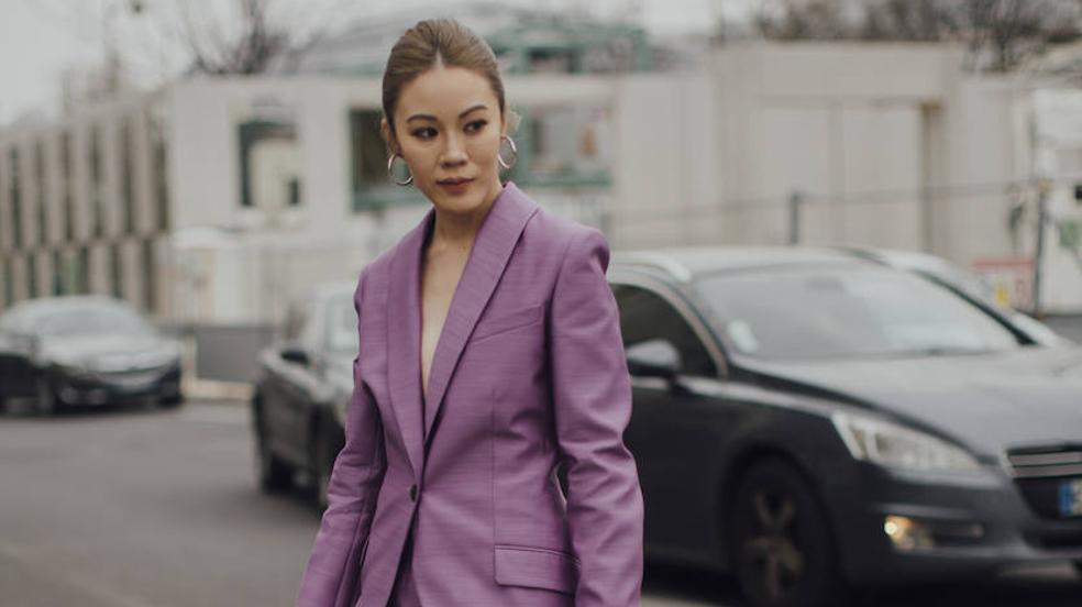 El color morado le dará un toque reivindicativo a tu look