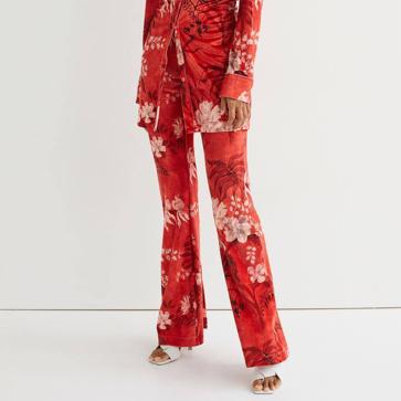 Imagen secundaria 1 - Los pantalones estampado de H&M sientan bien a todas las siluetas