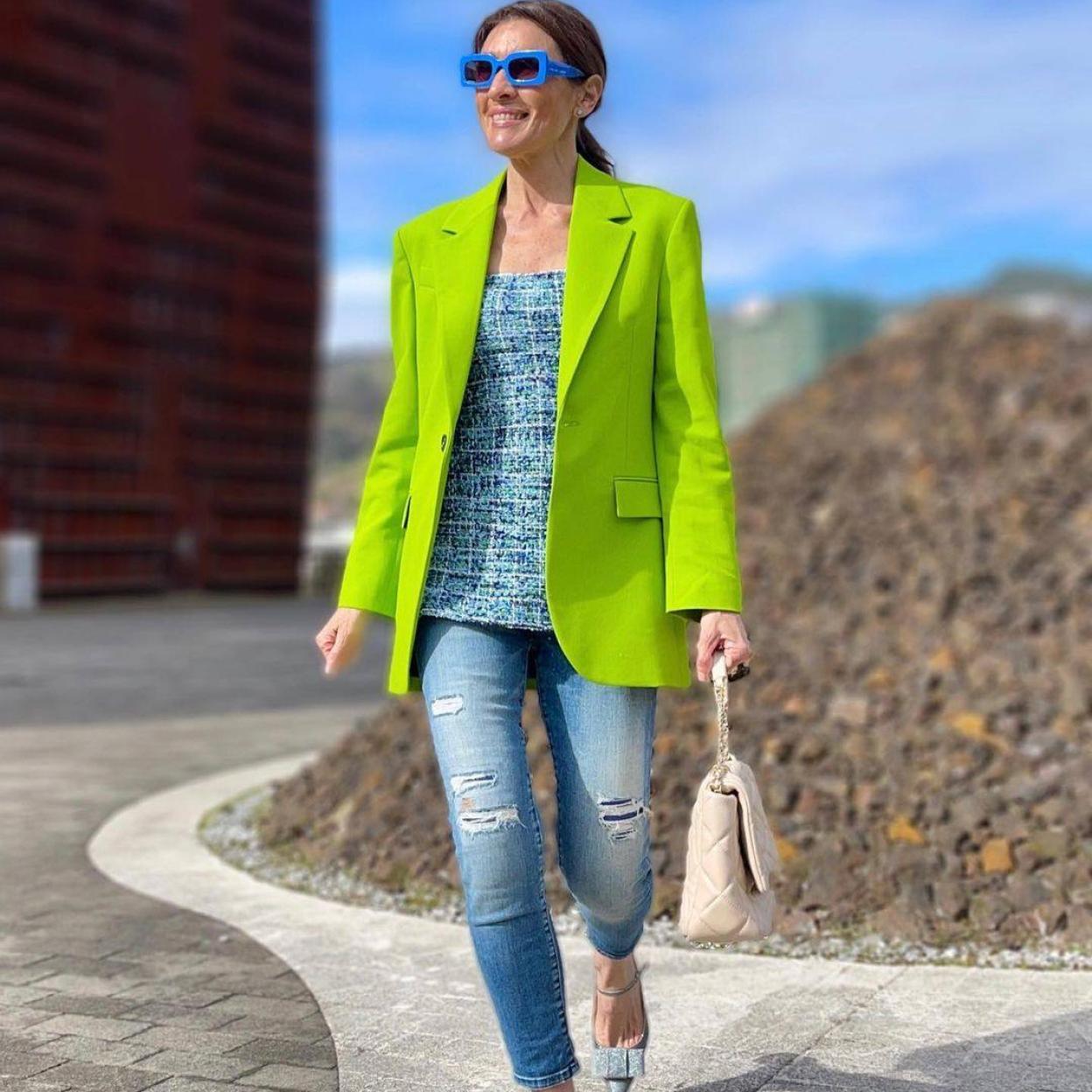 Pincha en la imagen para ver Las camisas, blusas y tops perfectas para tus looks con pantalones están en Sfera (y te van a enamorar)