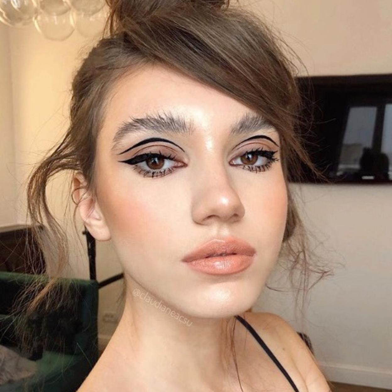 Pincha en la imagen para ver las paletas de maquillaje todo en uno para conseguir un efecto buena cara ahorrando tiempo, dinero y espacio en la maleta.