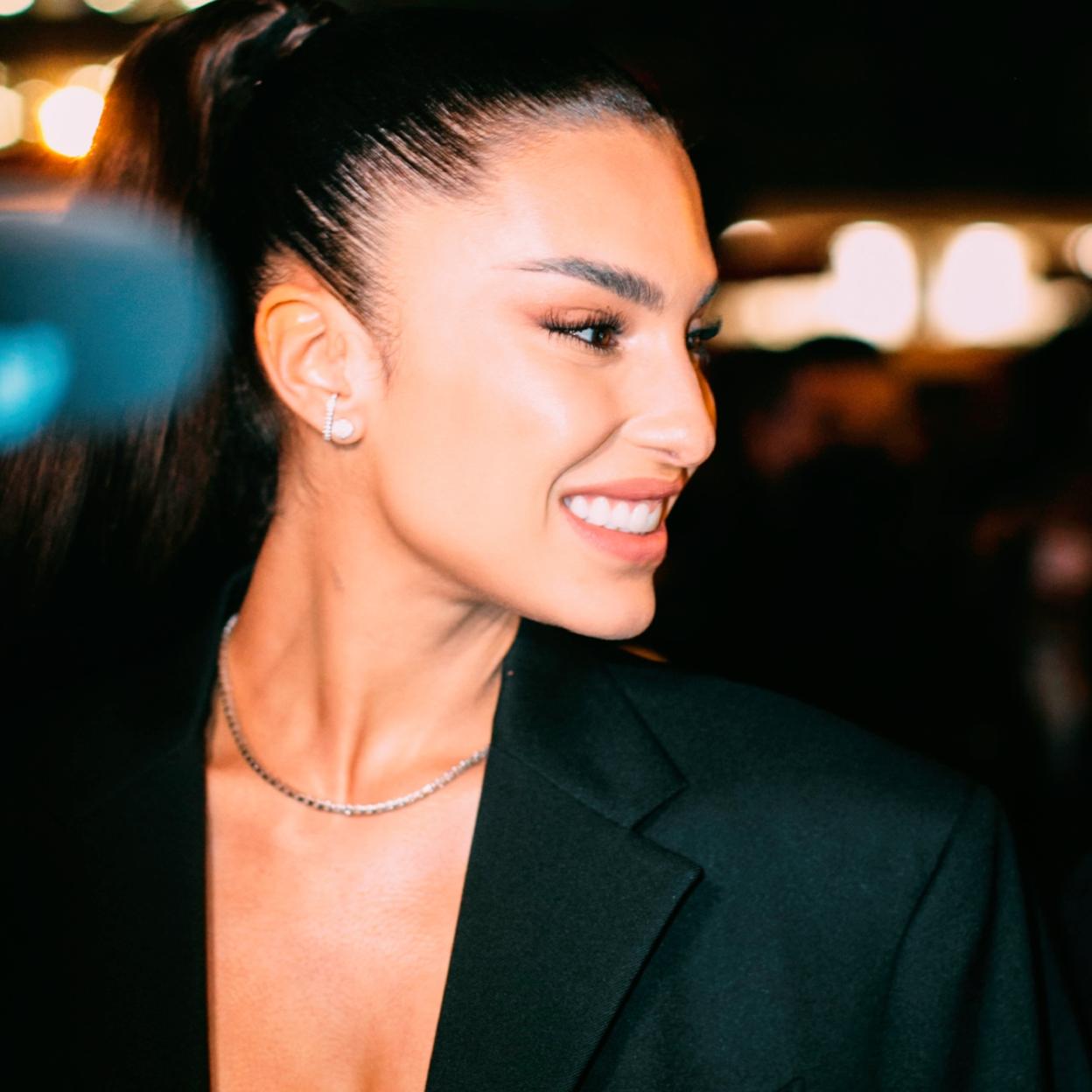 Pincha en la imagen para conocer las cremas para cuello y escote que ayudan a recuperar la firmeza y acabar con las arrugas. 