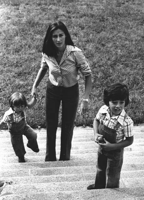Imagen - Carmen Martínez Bordiú con sus dos hijos.